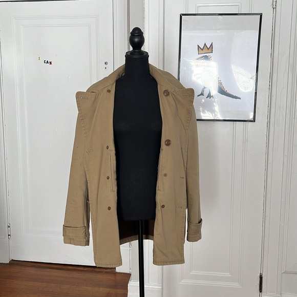 Khaki winter coat from The Gap. Ps. small navy blue ink spots detail as well - Picture 3 of 5